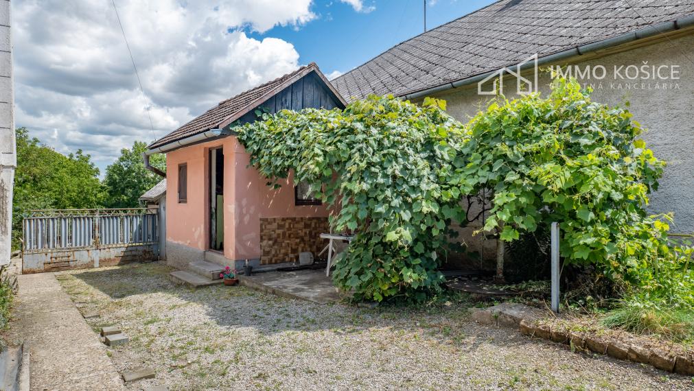 Rodinný dom na predaj v obci Janík